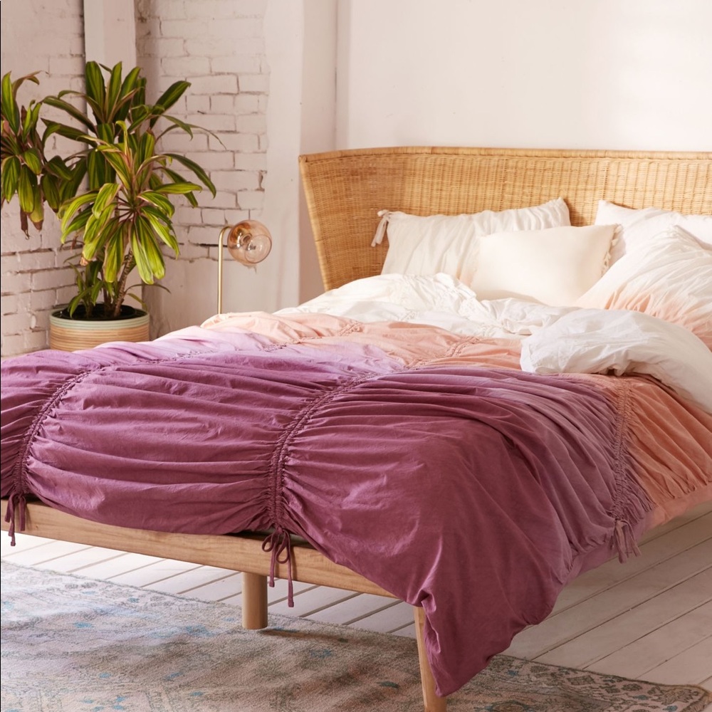 Brand New Dip-Dyed Clinched Duvet Cover from UO